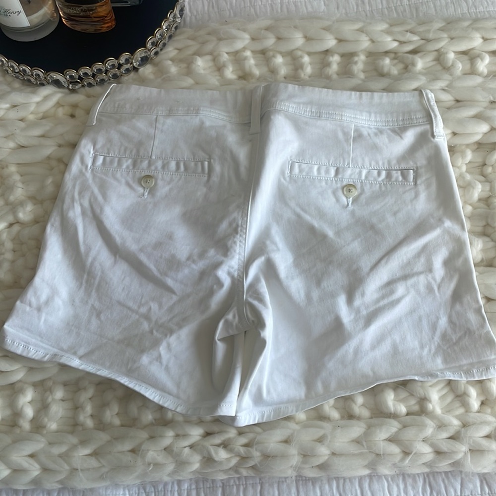 American Eagle white shorts stretching size 8 - Picture 5 of 7